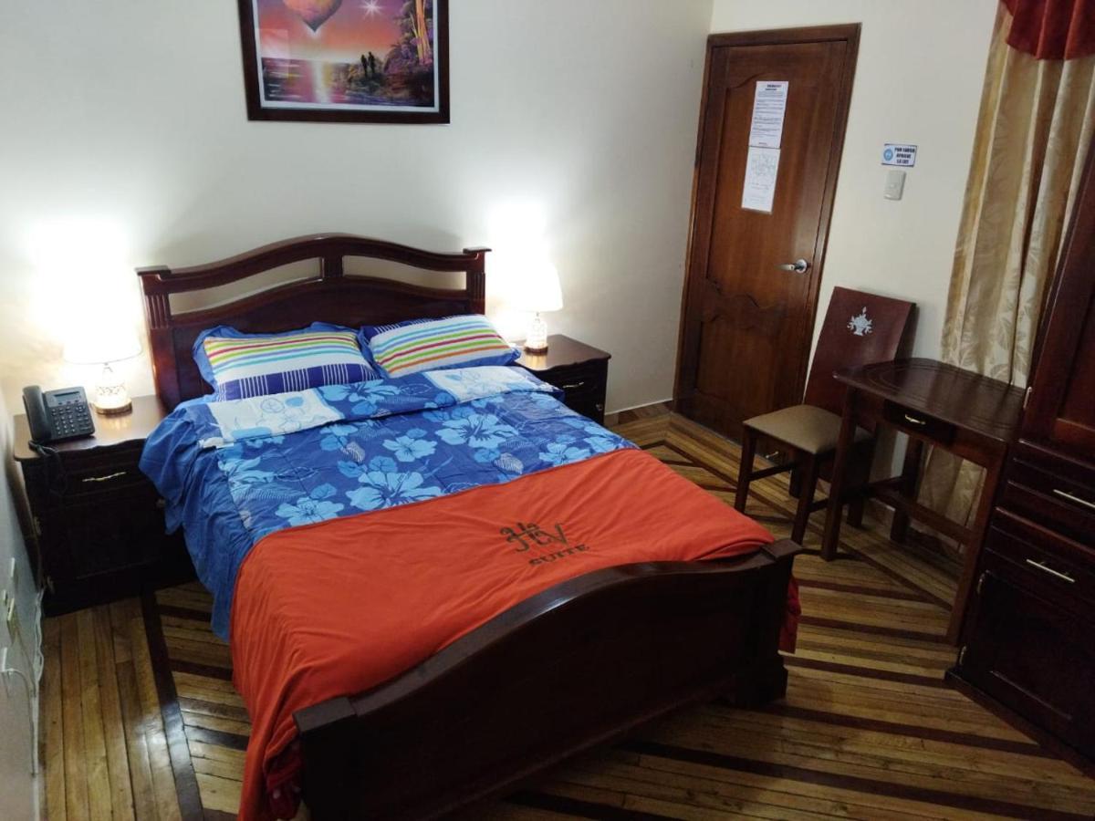 Hotel Velanez Suite Риобамба Экстерьер фото